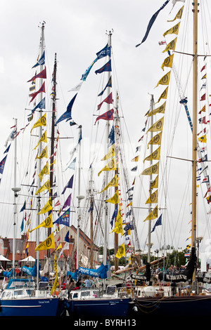 Tallships in Hartlepool Marina, Regno Unito, durante il 2010 Tallships Race. Foto Stock