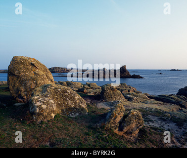 L'isola rocciosa di Bryher, isole Scilly, UK (vicino a Tresco). Una vista che mostra le rocce del Nord Foto Stock