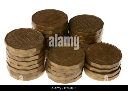 Pila di vecchi thruppenny bit, rilasciato pre-decimilisation nel 1968. Foto Stock