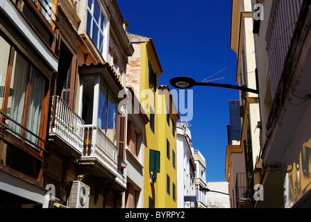 Tipica stradina di Lloret de Mar, Spagna. Foto Stock