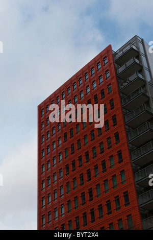 Il nuovo edificio ad uso misto chiamato Central St Giles; St Giles High Street; Londra. Residenziale, il tempo libero e lo spazio in ufficio. Foto Stock