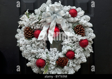 Ghirlanda di Natale sulla porta. Foto Stock