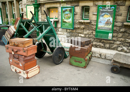 Swanage stazione motrice girevole Hampshire REGNO UNITO Inghilterra valigie Foto Stock