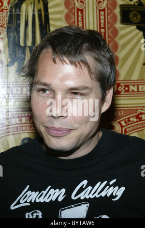 Shepard Fairey E pluribus Venom - un assolo di esposizione di Shepard Fairey è di nuovo le opere di New York City, Stati Uniti d'America - 21.06.07 Foto Stock