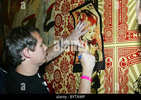 Shepard Fairey E pluribus Venom - un assolo di esposizione di Shepard Fairey è di nuovo le opere di New York City, Stati Uniti d'America - 21.06.07 Foto Stock