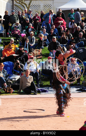 2011 native american hoop ballare nel campionato del mondo Foto Stock