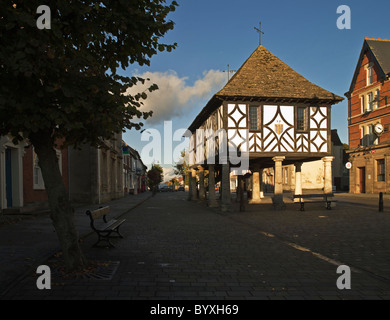 Il vecchio mercato Hall high street a Wootton Bassett nel Wiltshire - ora un museo Foto Stock