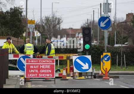 Lavori stradali con semafori a Londra Foto Stock