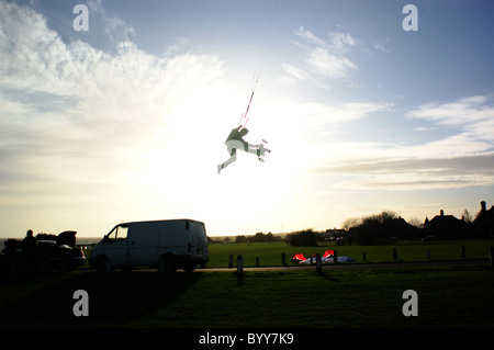 Sport estremo kiteboarding in Frinton on-mare Foto Stock