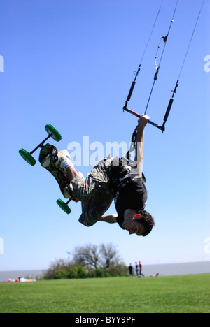 Sport estremo kiteboarding in Frinton on-Mare Foto Stock