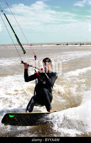 Sport estremo Kitesurf a Clacton-on-Sea Foto Stock