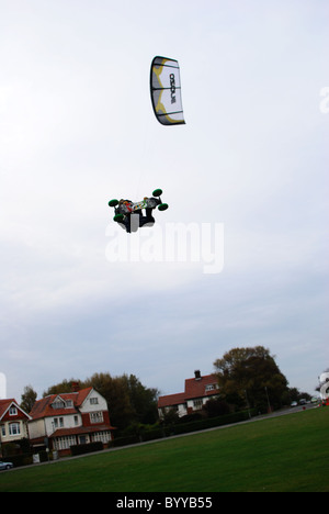 Sport estremo kiteboarding in Frinton on-Mare Foto Stock