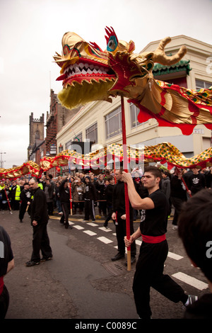 Un cerimoniale di dragon puppet utilizzato nel Capodanno cinese Foto Stock