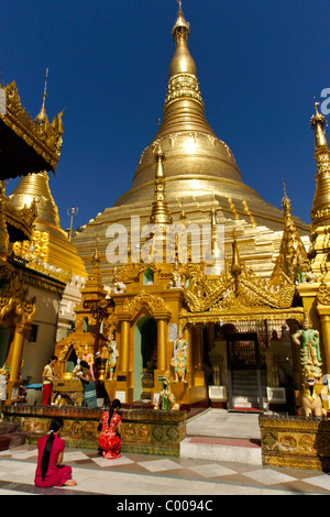 Shwedagon pagoda Yangon (Rangoon), Myanmar (Birmania) Foto Stock