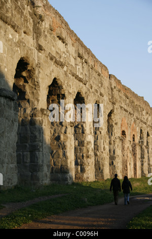 Reliquie in sette acquedotti park di roma, Italia Foto Stock