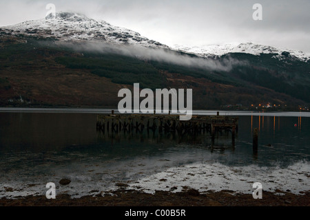 La vista dalla arrochar verso loch long in Scozia Foto Stock