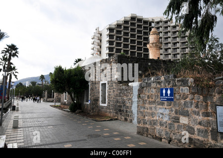 Israele, Tiberias una moschea sul lungomare Foto Stock