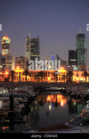 Il Kuwait Kuwait City, skyline, grattacieli, Souk Sharq Marina, Foto Stock