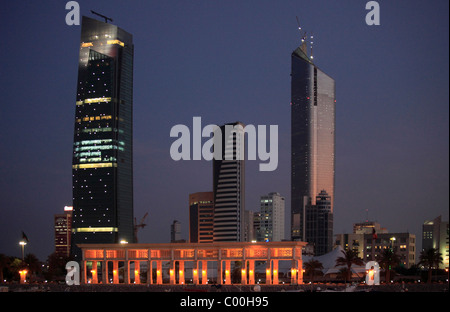 Il Kuwait Kuwait City, skyline, grattacieli, Foto Stock