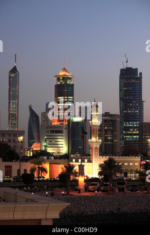 Il Kuwait Kuwait City, skyline, grattacieli, Foto Stock