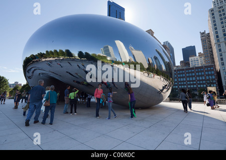Anish Kapoor, Cloud Gate (il bean), AT&T Plaza, il Millennium Park di Chicago, Illinois, Stati Uniti d'America Foto Stock
