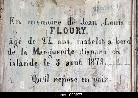 Ex-voto dei pescatori che perirono in mare presso la cappella Perros Hamon de Ploubazlanec, Côtes-d'Armor Bretagna, Francia Foto Stock