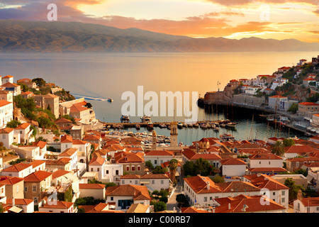 Lo storico porto di Hydra, greco ISOLE DELL'ARGOSARONICO Foto Stock