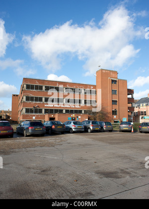 Windsor Street (shopper parco auto) Stratford-upon-Avon, Warwickshire, Inghilterra, Regno Unito Foto Stock