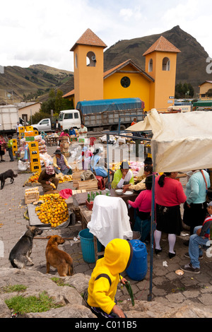 Prese a Zumbahua indigeni mercato del sabato, Ecuador, vicino a Latacunga e Lago di Quilotoa Foto Stock