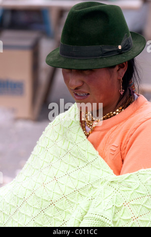 Prese a Zumbahua indigeni mercato del sabato, Ecuador, vicino a Latacunga e Lago di Quilotoa Foto Stock