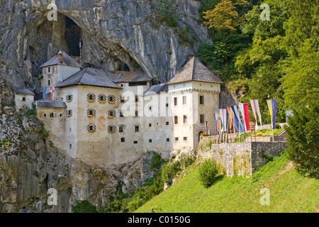 Il Castello di Predjama, Slovenia, Europa Foto Stock