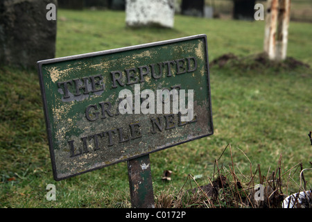 La tomba di fama di Little Nell, Chiesa Collegiata di San Bartolomeo, Tong, Shropshire Foto Stock