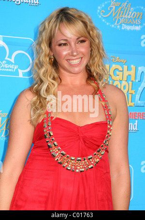 Jennifer Tisdale il mondo premiere del film della Disney, il 'High School Musical 2 ' a Downtown Disney - Arrivi Anaheim, California Foto Stock