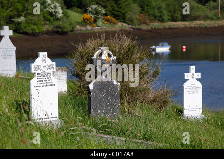 Cimitero di Abbazia Burrishoole vicino a Newport, nella contea di Mayo, Connacht, Repubblica di Irlanda, Europa Foto Stock