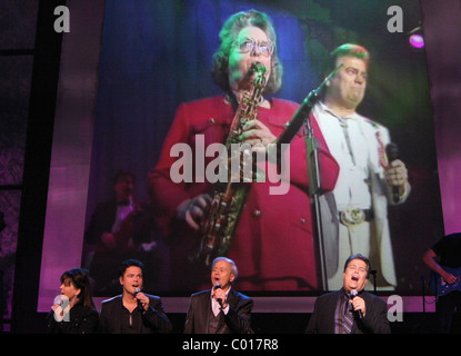 Il Osmonds Osmonds Il celebrano il loro cinquantesimo anniversario con un concerto presso l'Hotel Orleans Showroom di Las Vegas, Nevada - Foto Stock