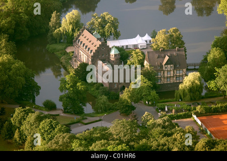 Vista aerea, Wittringen moated castle, Gladbeck, la zona della Ruhr, Renania settentrionale-Vestfalia, Germania, Europa Foto Stock