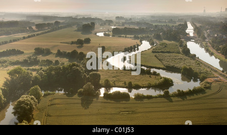 Vista aerea, golene del fiume Lippe, serpeggiante fiume Lippe, fiume piega, rinaturazione, Life-Project dello stato Foto Stock