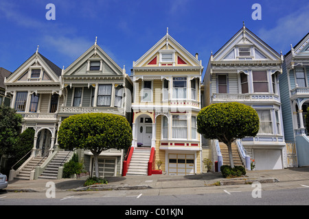 Case in stile vittoriano, Painted Ladies, Alamo Square a San Francisco, California, USA, America Foto Stock