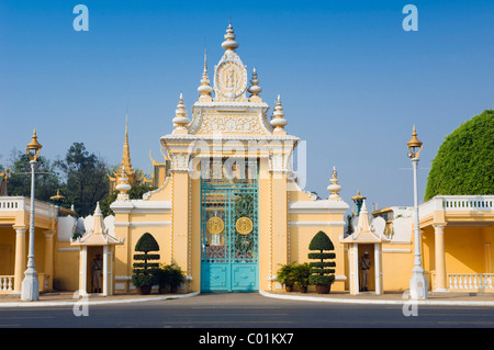 Porta Vittoria, Palazzo Reale di Phnom Penh, Cambogia, Indocina, Asia sud-orientale, Asia Foto Stock