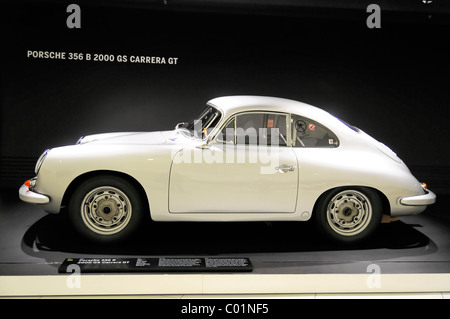 Porsche 356 B 2000 GS Carrera GT, costruito nel 1960, Porsche Museum di Stoccarda, Baden-Wuerttemberg, Germania, Europa Foto Stock