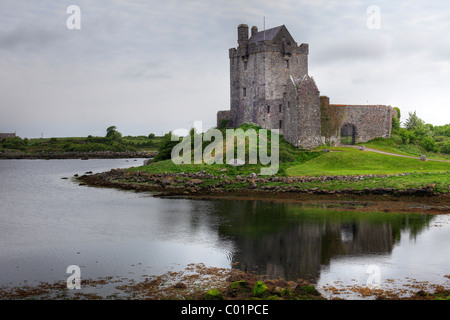 Dunguaire Castle, Kinvarra, nella contea di Galway, Repubblica di Irlanda, Europa Foto Stock