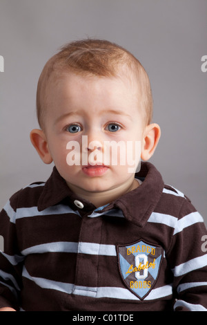 Baby boy, 8 mesi, ritratto Foto Stock