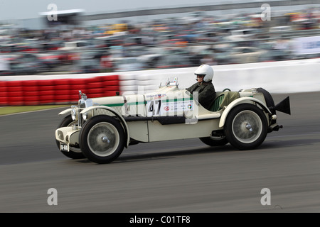 Gara delle vetture anteguerra, Henry Koster in MG da 1936, Oldtimer-Grand-Prix 2010 per auto d'epoca in gara del Nurburgring Foto Stock