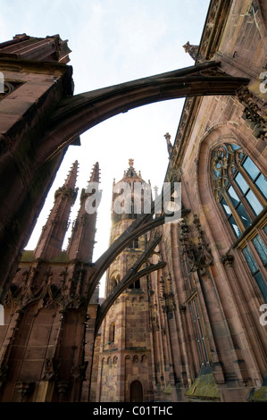 Il Muenster minster, Freiburg im Breisgau, Baden-Wuerttemberg, Germania, Europa Foto Stock