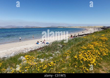 Spiaggia Vicino Murrisk, la Baia di Clew, nella contea di Mayo, Connacht provincia, Repubblica di Irlanda, Europa Foto Stock