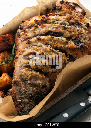 Roast leg di lambi in una teglia Foto Stock