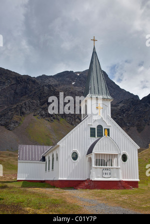 Chiesa norvegese a Grytviken Harbour, Georgia del Sud Foto Stock