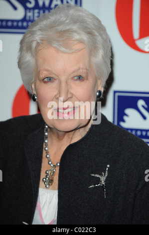 Giugno WHITFIELD 2011 OLDIE OF THE YEAR AWARDS DI SIMPSON IN THE STRAND Londra Inghilterra 10 Febbraio 2011 Foto Stock