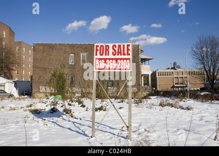 Vuoto proprietà in vendita a Brooklyn, New York. Foto Stock