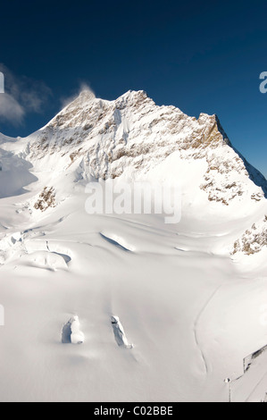 Mt Jungfrau visto dalla Montagna Jungfraujoch pass, Oberland bernese, Canton Berna, Svizzera, Europa Foto Stock